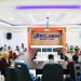 Manajemen PT Pelabuhan Indonesia (Persero) Regional 2 Jambi saat menyerahkan Beasiswa Pelindo Juara kepada siswa penerima manfaat di Kantor Pelindo Talang Duku, Muaro Jambi, Kamis (9/1/2026). (dok. Humas)