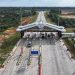 Suasana Gerbang Tol di Jalan Tol Trans Sumatera yang mencatat peningkatan volume kendaraan selama periode long weekend peringatan Isra Mi’raj, Kamis (15/1/2026). (Dok. Humas HK)