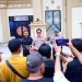 Kabid Humas Polda Jambi Kombes Pol. Erlan Munaji memberikan keterangan pers terkait kasus mobil Pajero Sport yang menerobos pagar Mapolda Jambi, Minggu (18/1/2026). (Nahar)