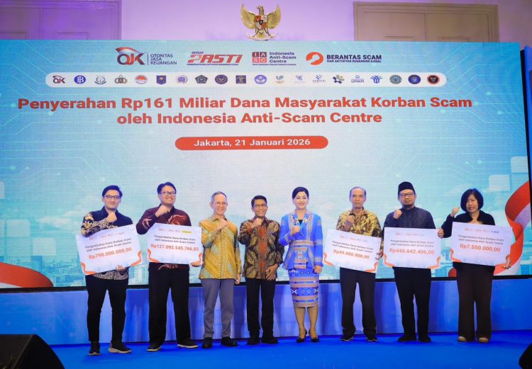 Penyerahan dana secara simbolis digelar oleh OJK selaku koordinator Satgas PASTI dan IASC di Jakarta, Rabu (21/1/2026). (Dok. Humas OJK)