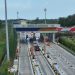 Kondisi lalu lintas di gerbang Tol Bangkinang saat libur panjang Isra Mi’raj 2026. (Dok. HK)