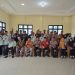 Kapolsek Jambi Timur AKP Marwiyansyah bersama jajaran, tokoh agama, tokoh adat, dan Ketua RT se-Kelurahan Tanjung Pinang usai kegiatan silaturahmi dan tatap muka di Aula Kelurahan Tanjung Pinang, Kecamatan Jambi Timur, Kamis (22/1/2026). (dok. Nahar)