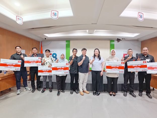 Manajemen PT Sinar Sentosa Primatama bersama perwakilan jaringan AHASS se-Provinsi Jambi usai kegiatan Meeting Jaringan AHASS dan penyerahan penghargaan kinerja tahun 2025 di Jambi, Selasa (20/1/2026). (Dok. Nahar)