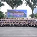 Wakapolda Jambi Brigjen Pol. M. Mustaqim, S.I.K., bersama pejabat utama Polda Jambi dan personel BKO berfoto bersama usai apel penyambutan personel yang telah menyelesaikan tugas penanganan bencana alam di Sumatera Barat, di Lapangan Hitam Mapolda Jambi, Senin (26/1/2026).(Dok. Nahar)