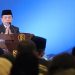 Gubernur Bank Indonesia Perry Warjiyo (kiri) mengukuhkan Tedy Arif Budiman sebagai Kepala Kantor Perwakilan Bank Indonesia Provinsi Jambi di Swiss-Belhotel Jambi, Senin (26/1/2026) (Dok. Erit)