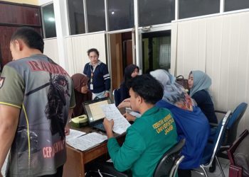 Sejumlah atlet Jambi menjalani pemeriksaan kesehatan yang digelar KONI Provinsi Jambi sebagai persiapan menghadapi Pekan Olahraga Nasional (PON) Bela Diri di Sulawesi Selatan, Agustus 2026. (Dok. Stepanus)