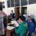 Sejumlah atlet Jambi menjalani pemeriksaan kesehatan yang digelar KONI Provinsi Jambi sebagai persiapan menghadapi Pekan Olahraga Nasional (PON) Bela Diri di Sulawesi Selatan, Agustus 2026. (Dok. Stepanus)