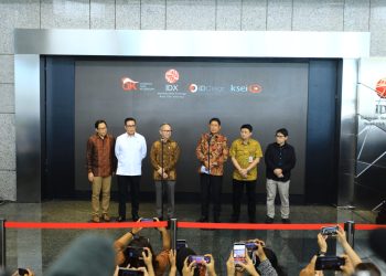 Pimpinan Otoritas Jasa Keuangan (OJK) bersama jajaran Bursa Efek Indonesia (BEI) menyampaikan keterangan pers terkait pengunduran diri Direktur Utama BEI dan langkah-langkah menjaga stabilitas pasar modal di Gedung BEI, Jakarta, Jumat (30/1/2026). (Dok. Humas OJK Jambi)