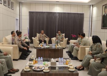 Kapolda Bengkulu Irjen Pol. Mardiyono, menerima kunjungan silaturahmi dari Pengurus Daerah Keluarga Besar Putra-Putri Polri Provinsi Bengkulu, Rabu (28/01/2026), di Ruang Tamu Polda Bengkulu. (Dok/yola)