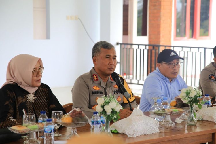 Kapolda Bengkulu Irjen Pol. Mardiyono, menggelar kegiatan silaturahmi bersama insan pers Provinsi Bengkulu yang bertempat di Aula Lapangan Golf Merah Putih Provinsi Bengkulu, Jumat (6/2/2026). (Dok/yola)