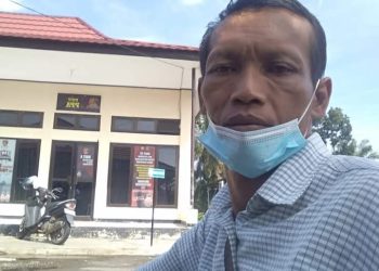 Salah seorang warga MMC, Sulbani, menyampaikan kepada awak media bahwa area yang dikenal sebagai Batu Tambun Divisi 5 diduga berada di dalam batas Desa Tanjung Jaya dan MMC, Selasa (17/2/2026). (Dok/Dd)