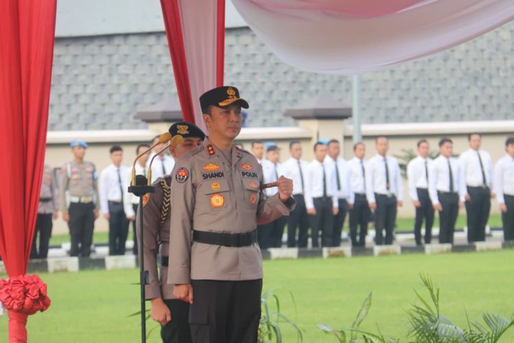 Kapolda Sumatera Selatan, Irjen Pol Sandi Nugroho, memimpin Upacara Hari Kesadaran Nasional di Lapangan Mapolda Sumatera Selatan, Rabu (18/2/2026). (Dok/yola)