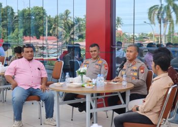 Kepolisian Daerah Bengkulu menggelar kegiatan Coffee Morning dengan perwakilan OKP Provinsi Bengkulu, bertempat di Balkon Lantai 2 Gedung Tri Brata Polda Bengkulu, Kamis (19/2/2026). (Dok/yola)