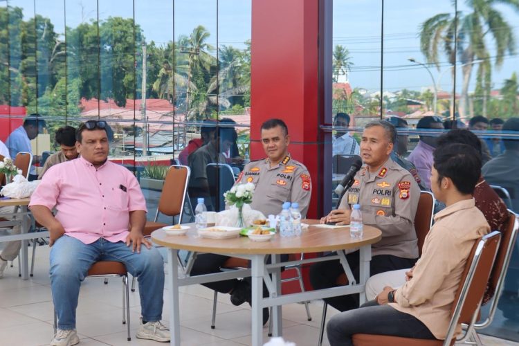 Kepolisian Daerah Bengkulu menggelar kegiatan Coffee Morning dengan perwakilan OKP Provinsi Bengkulu, bertempat di Balkon Lantai 2 Gedung Tri Brata Polda Bengkulu, Kamis (19/2/2026). (Dok/yola)