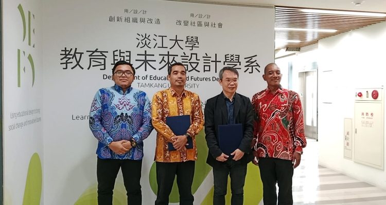 Kibarkan Nama Unib di Jerman, Dekan FKIP Lolos Program Elite DAAD 2026. (Dok/Yola)
