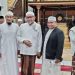 Sekretaris Daerah Provinsi Jambi, Dr. H. Sudirman, S.H., M.H. (tengah), bersama tokoh agama dan masyarakat usai peringatan Malam Nisfu Sya’ban di Masjid Agung Al-Falah, Kota Jambi, Senin (2/2/2026) malam. (Dok. Erit)
