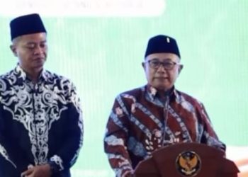 Wakil Bupati Blitar Beky Herdihansah menyampaikan paparan capaian satu tahun kepemimpinan Pemerintah Kabupaten Blitar di Pendopo Sasana Adhi Praja, Kantor Bupati Blitar, Kanigoro, Jumat (20/2/2026). (Dok. Edi)