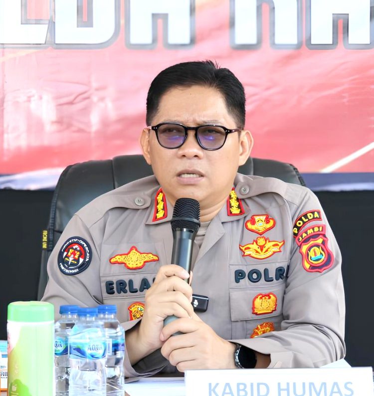 Kabid Humas Polda Jambi Kombes Pol. Erlan Munaji saat memberikan keterangan (dok.humas Polda Jambi)
