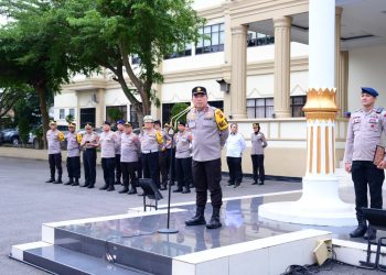 Wakapolda Jambi Brigjen Pol. B. Ali pimpin perdana apel pagi personel di Lapangan Hitam Mapolda Jambi pada Senin (9/2/2026) (dok
 . Nahar)