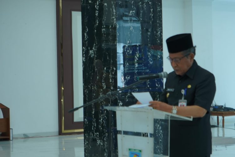 Wakil Gubernur Jambi Abdullah Sani menyampaikan sambutan pada penandatanganan nota kesepakatan pelaksanaan pidana kerja sosial di Kantor Wali Kota Jambi, Jumat (13/2/2026). (Dok.Erit)