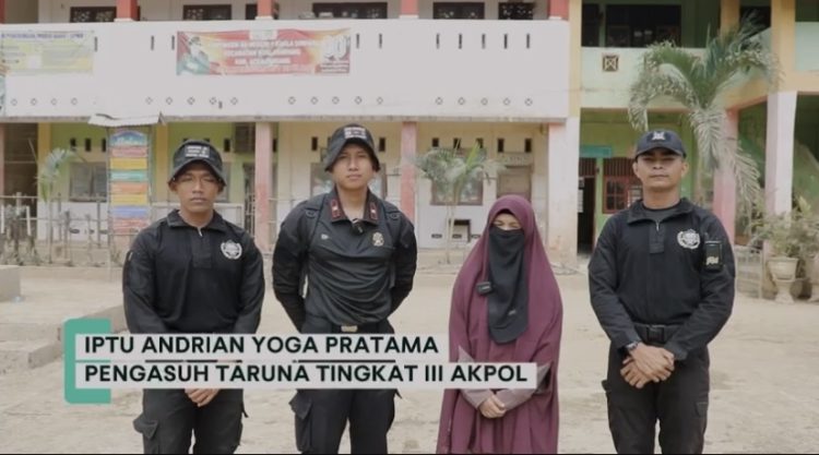 Taruna Akpol Latsitardanus di Aceh Tamiang, Bersihkan Lumpur Pasar hingga Santuni Korban Hanyut. (Dok/yola)