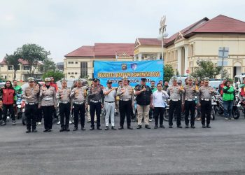 Direktorat Lalu Lintas Polda Jambi bersama komunitas ojek online menggelar apel bersama dalam rangka Operasi Keselamatan 2026 di Lapangan Ditlantas Polda Jambi, Selasa (3/2/2026) (Dok. Nahar)