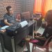 Petugas Unit Reskrim Polsek Tebo Ulu melakukan pemeriksaan terhadap terduga curanmor R2 di Mapolsek Tebo Ulu. (Dok. Humas)