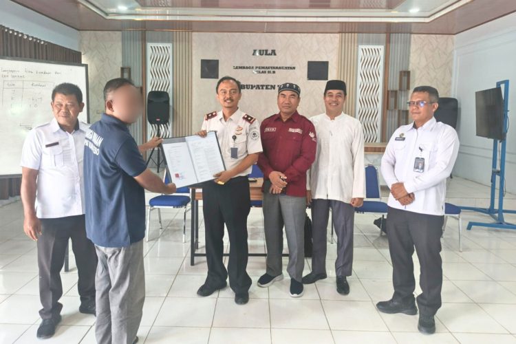 Warga Binaan Lapas Muara Tebo Terima Rapor Paket B dan C (Dok. Humas)