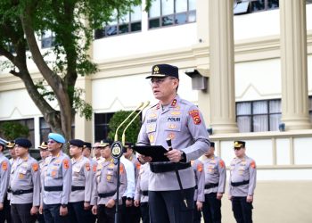Kapolda Jambi Irjen Pol. Krisno H. Siregar memimpin Upacara Bendera Kesadaran Nasional di Lapangan Hitam Mapolda Jambi, Rabu (18/2/2026). (Dok. Nahar)