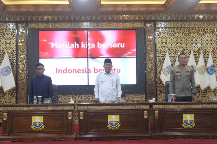 Wakil Gubernur Jambi Abdullah Sani menghadiri Selebrasi dan Penyerahan Hasil Penilaian Maladministrasi Penyelenggaraan Pelayanan Publik (Opini Ombudsman RI Tahun 2025) di Ruang Pola Kantor Gubernur Jambi, Rabu (18/2/2026). (Dok/ Stepanus)