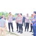 Kapolda Jambi Irjen Pol. Krisno H. Siregar didampingi pejabat utama Polda Jambi meninjau lokasi rencana pembangunan Gerai Samsat Polres Muaro Jambi di kawasan CRC Jambi, Jumat (20/2/2026). (Dok. Nahar)