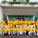 Peserta kegiatan edukasi safety riding kampanye #Cari_aman yang digelar PT Sinar Sentosa Primatama (Sinsen) berfoto bersama usai kegiatan di halaman rumah dinas Wakil Wali Kota Jambi, 15 Februari 2026. (Dok. Stepanus)