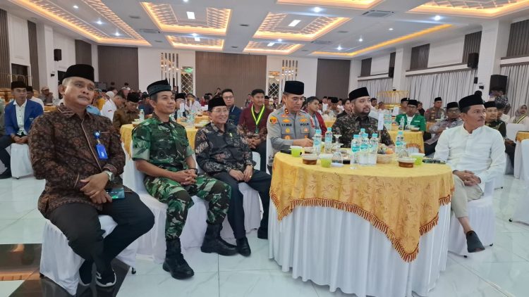 Danrem 042/Gapu Kolonel Inf Nyamin bersama Kapolda Jambi dan unsur Forkopimda menghadiri buka puasa bersama di Mapolda Jambi, Kamis (26/2/2026) (Dok. Humas)