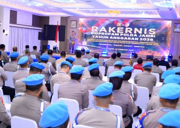 Kapolda Jambi Irjen Pol. Krisno H. Siregar membuka Rapat Kerja Teknis Bidpropam Polda Jambi Tahun Anggaran 2026 di Gedung Siginjai, Jambi, Jumat (27/2/2026). (Dok, Humas)