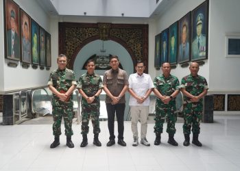 Ketua DPRD Provinsi Jambi M. Hafiz Fattah menerima kunjungan silaturahmi Danrem 042/Gapu Kolonel Inf Nyamin, S.I.P., M.M., di Kantor DPRD Provinsi Jambi, Jumat (27/2/2026) (Dok. Nahar)