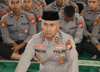 Kapolda Bengkulu Irjen Pol. Mardiyono mengikuti kegiatan Pembinaan Rohani dan Mental (Binrohtal) yang digelar secara terpusat melalui zoom meeting, Kamis (19/2/2026). (Dok/Yola)
