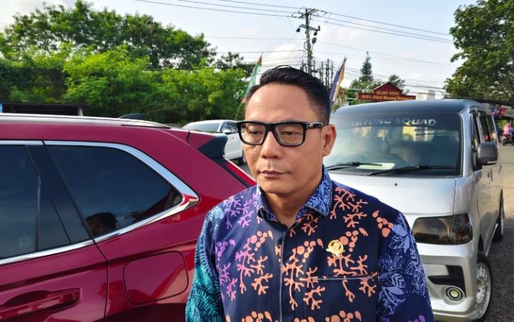 Wakil Ketua DPRD Provinsi Jambi, Samsul Riduan, saat menghadiri kegiatan Gerakan Pangan Murah (GPM) Nasional di kawasan Citraland, Kota Jambi, Jumat (13/2/2026) (Dok. Stepanus)