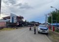Polres Seluma turun langsung mengurai potensi kemacetan di SPBU Pasar Tais, Sabtu (28/3/2026). (Foto:Yl)
