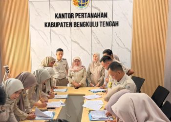 PPPK di lingkungan Kementerian  ATR/BPN melaksanakan penandatanganan adendum perjanjian kerja, Selasa (10/3/2026). (Dok. Yola)