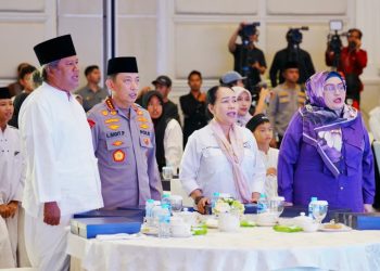 Kapolri Jenderal Listyo Sigit Prabowo menghadiri acara buka puasa bersama Konfederasi Serikat Buruh Seluruh Indonesia (KSBSI) di Gedung Tribrata, Jakarta Selatan, Minggu (1/3/2026). (Dok/yl)