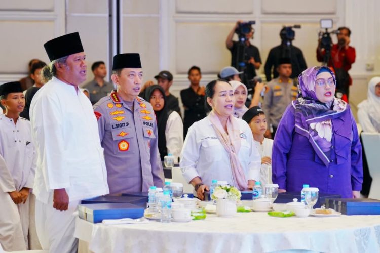 Kapolri Jenderal Listyo Sigit Prabowo menghadiri acara buka puasa bersama Konfederasi Serikat Buruh Seluruh Indonesia (KSBSI) di Gedung Tribrata, Jakarta Selatan, Minggu (1/3/2026). (Dok/yl)