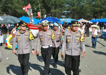Kapolda Bengkulu Irjen Pol. Mardiyono, S.I.K., M.Si. meninjau langsung Sitkamtibmas di objek wisata di Kota Bengkulu, Senin (23/3/2026). (Dok. Yola)