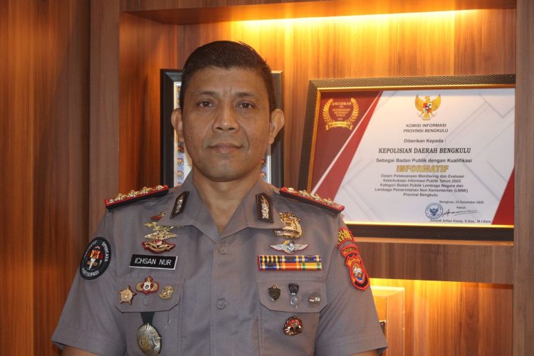 Kapolres Bengkulu Utara, Bakti Kautsar Ali, memimpin langsung press release yang digelar Selasa malam (3/3/2026) pukul 21.45 WIB di Mapolres. (Dok/yl)