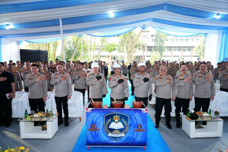 Wakapolri memimpin peletakan batu pertama pembangunan Laboratorium Sosial Sains di Akademi Kepolisian Semarang sebagai bagian transformasi SDM Polri berbasis riset. (foto:yl)