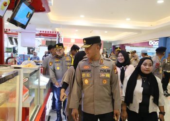 Kapolda Bengkulu Irjen Pol. Mardiyono meninjau pengamanan di Bencoolen Mall, Kota Bengkulu, Kamis (26/3/2026). (Dok. Yola)