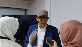 Kepala PPATK, Ivan Yustiavandana, memberikan keterangan kepada awak media terkait pengungkapan jaringan judi online oleh Direktorat Tindak Pidana Siber Bareskrim Polri di Jakarta. (Dok, Humas Polri)