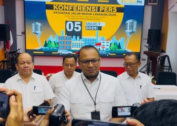 Kepala BPJN Jambi, Dr. Dedy Hariadi, saat diwawancarai di Aula Kantor BPJN Jambi, kawasan Pasir Putih, Kota Jambi, Kamis (5/3/2026). (Dok. Nahar)
