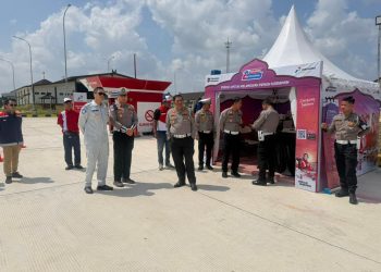 Peninjauan Tol – Direktorat Lalu Lintas Polda Jambi bersama PT Jasa Raharja Kantor Wilayah Jambi meninjau kesiapan infrastruktur di ruas Tol Tempino–Simpang Ness, Jambi, Selasa (10/3/2026). (Dok.Nahar)