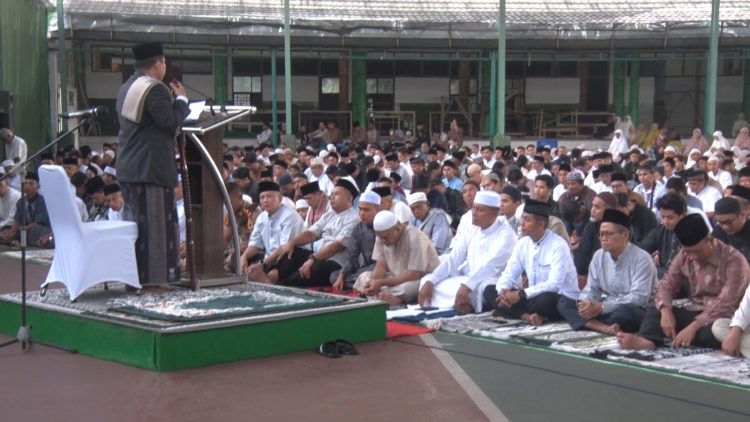 Suasana sholat idul Fitri di Makorem (dok.nahar)