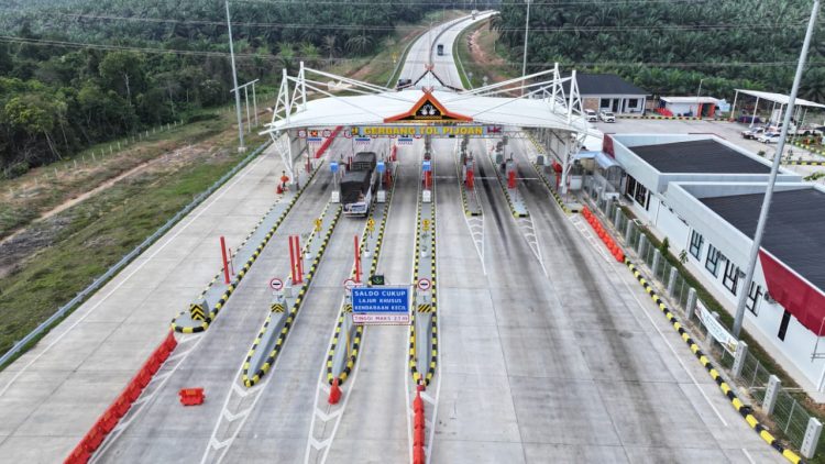 Gerbang Tol Pijoan di ruas Jalan Tol Trans Sumatera yang dipantau selama arus mudik Lebaran 2026, Jumat (20/3/2026). (Dok.Humas HK)